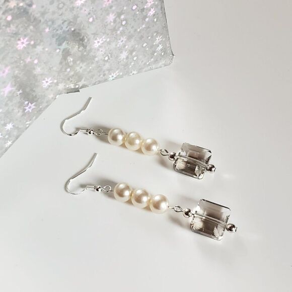 Pearl & clear beaded earrings - Handmade (NEW) - Picture 3 of 3